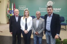 Presidente da OCEPAR José Roberto Ricken, Deputada Aline, TC Neto e Dep. Sérgio Souza.