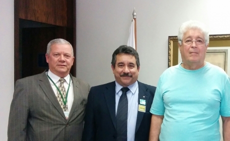 Visita ao Senador Roberto Requião. Junto com a Delegação do PR está o Cel. PMESP Muler, assessor do Dep. Fed. Major Olímpio.