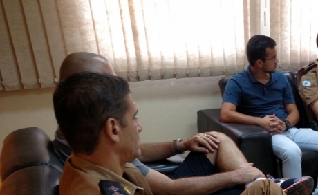 Com oficiais do 2° BPM, em Jacarezinho