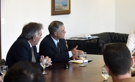 Conselheiros da ASSOFEPAR visitam o Governador Beto Richa